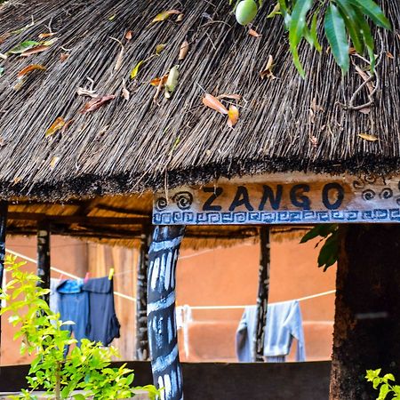 Zinga Backpackers Hotel Livingstone Bagian luar foto