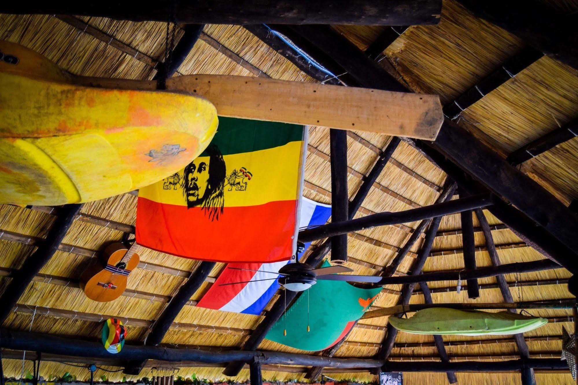 Zinga Backpackers Hotel Livingstone Bagian luar foto